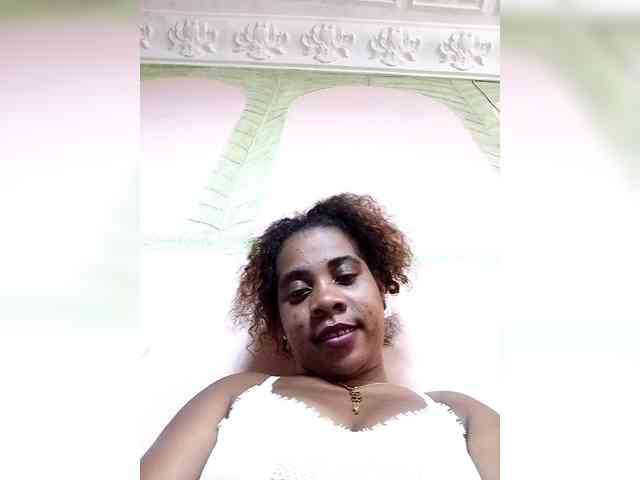 AlineEdena webcam