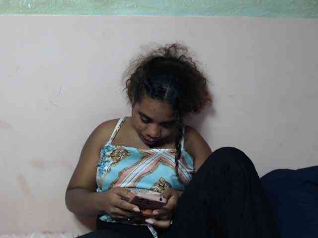 AlineEdena webcam