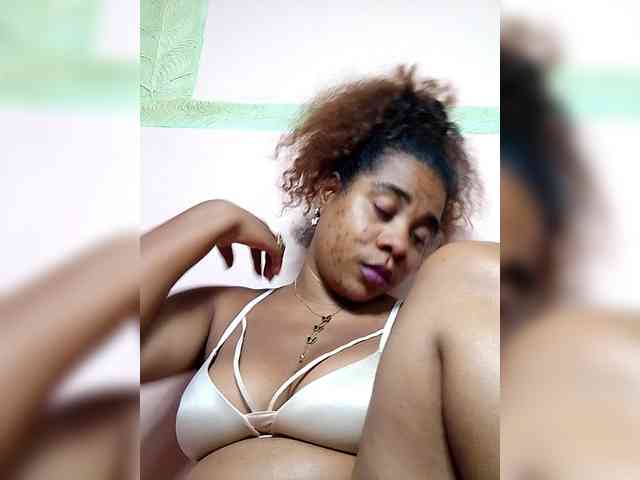 AlineEdena webcam