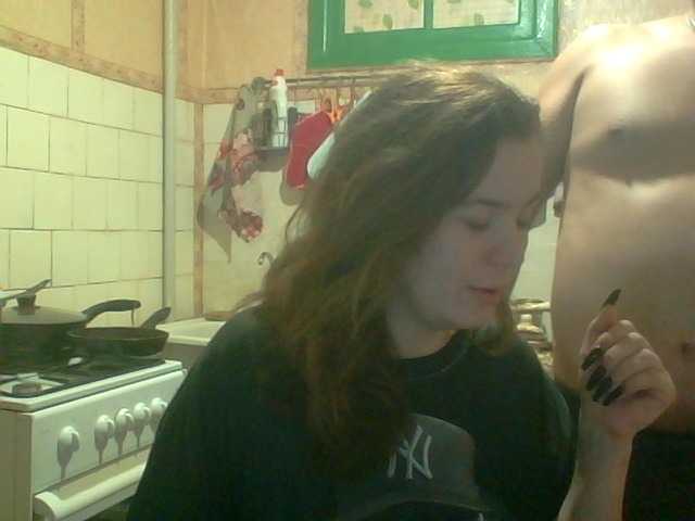 Vitya2108horny on cam