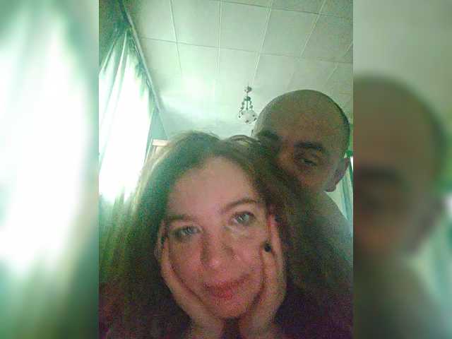 Entra en el chat con el modelo Vitya2108 Vitya2108