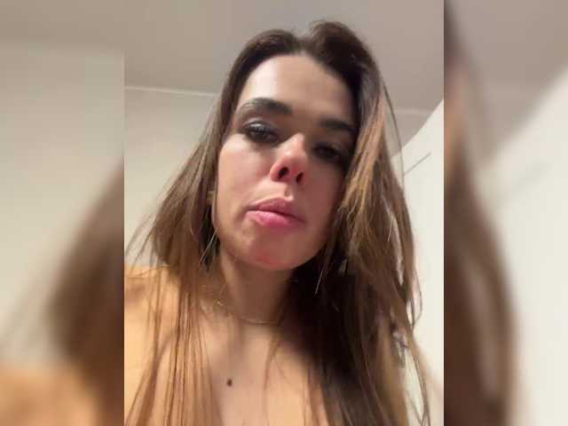 Entrez le videochat erotique avec le
modèle GiaVibey GiaVibey