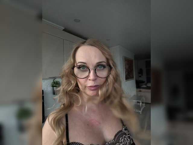 Entrez le videochat erotique avec le
modèle Milf_Zabava Milf_Zabava