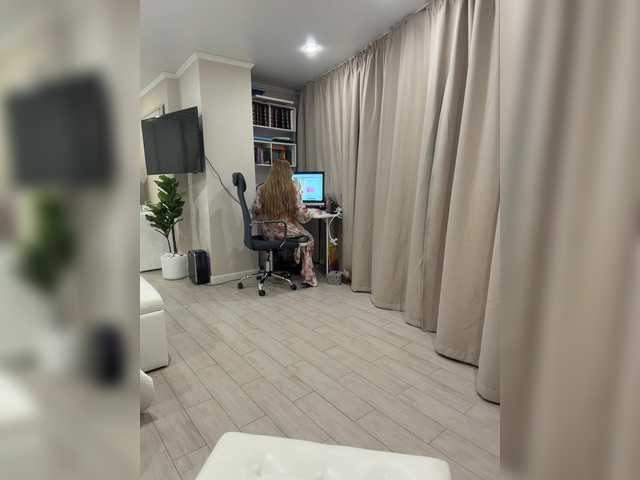 Vai a chattare su Milf_Zabava Milf_Zabava