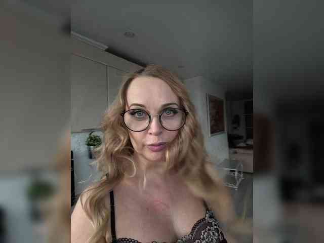 Milf_Zabava webcam