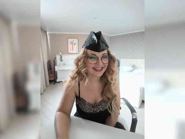 Milf_Zabava webcam