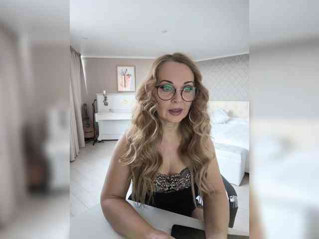 Milf_Zabava webcam
