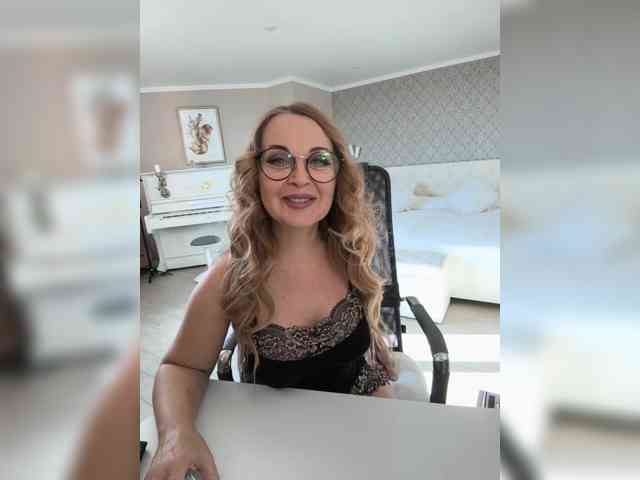 Milf_Zabava webcam