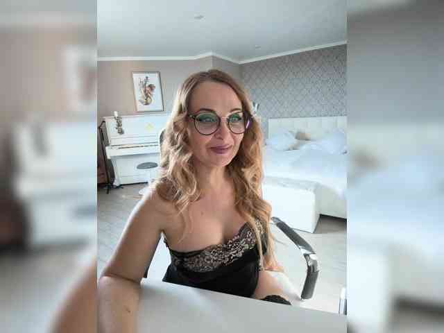 Milf_Zabava webcam