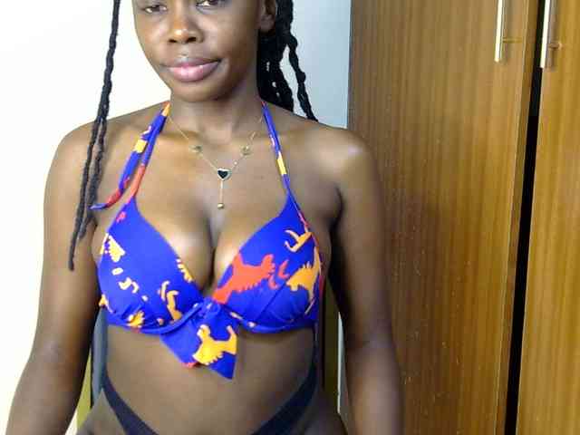 PetiteDesiree webcam