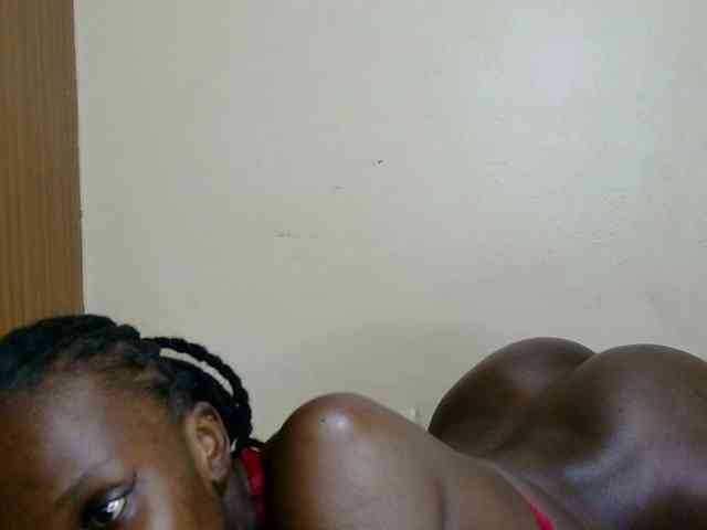 PetiteDesiree webcam