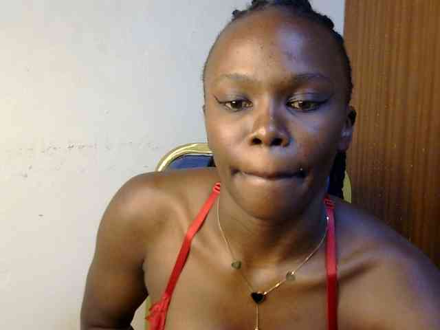 PetiteDesiree webcam