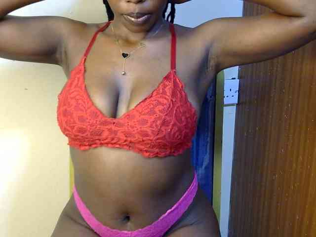 PetiteDesiree webcam