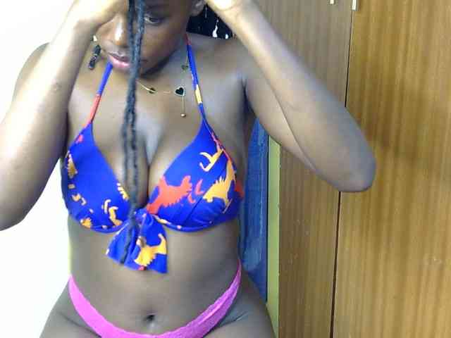 PetiteDesiree webcam