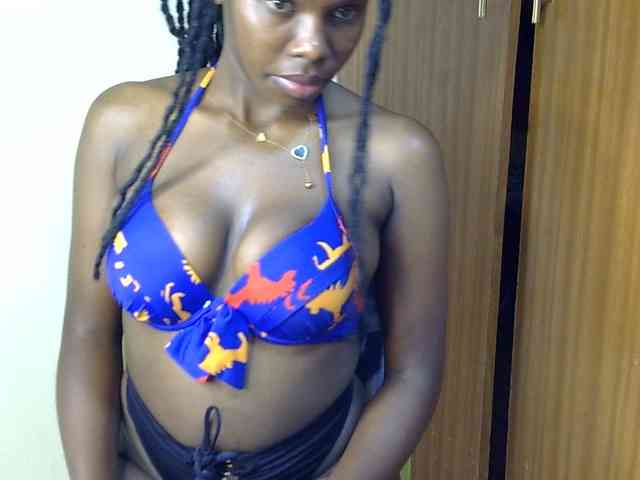 PetiteDesiree webcam