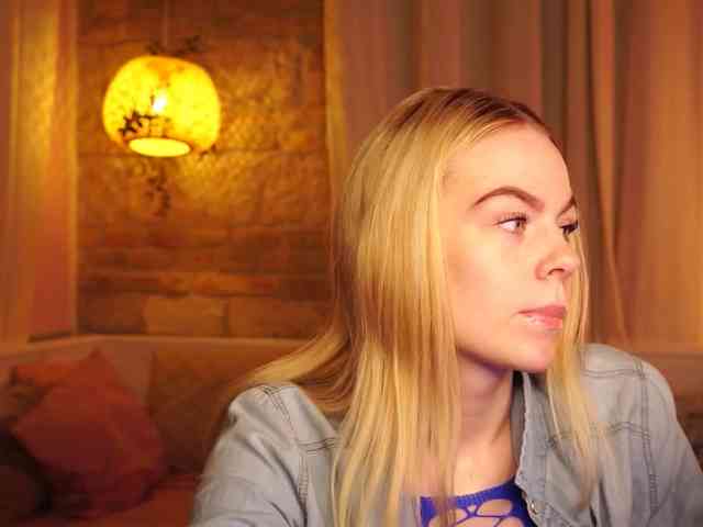 SnowwBarbie webcam