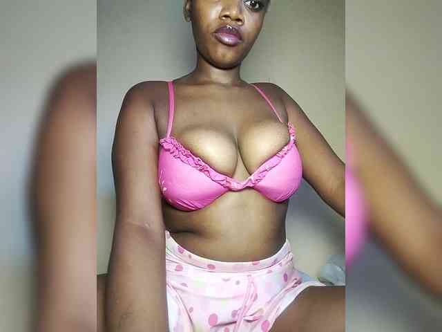PinkDomina01 webcam