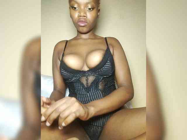 PinkDomina01 webcam
