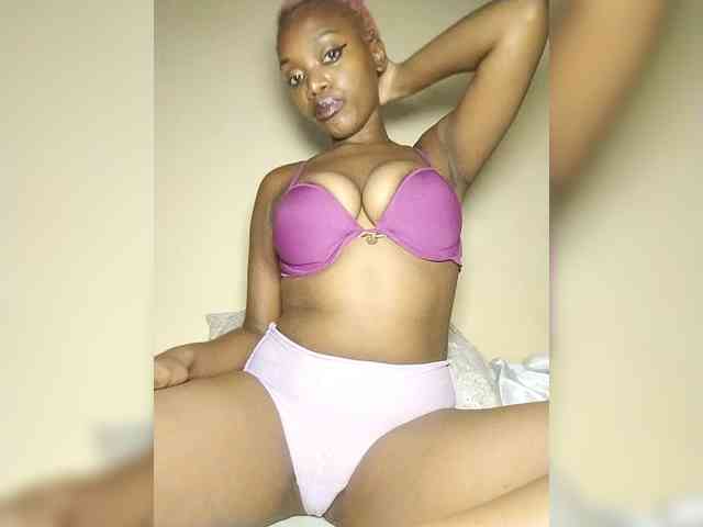 PinkDomina01 webcam