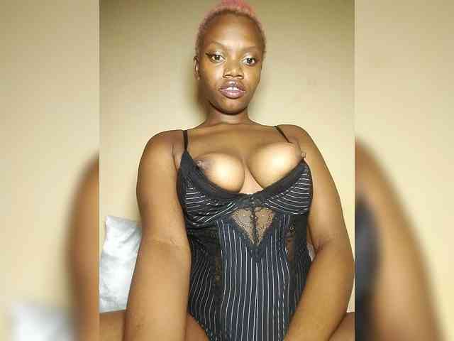 PinkDomina01 webcam