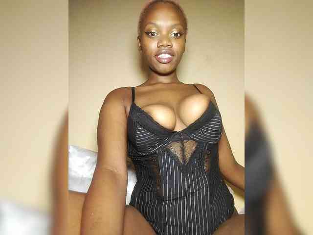 PinkDomina01 webcam