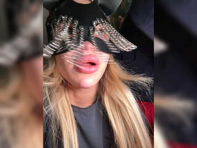 Melania13 webcam