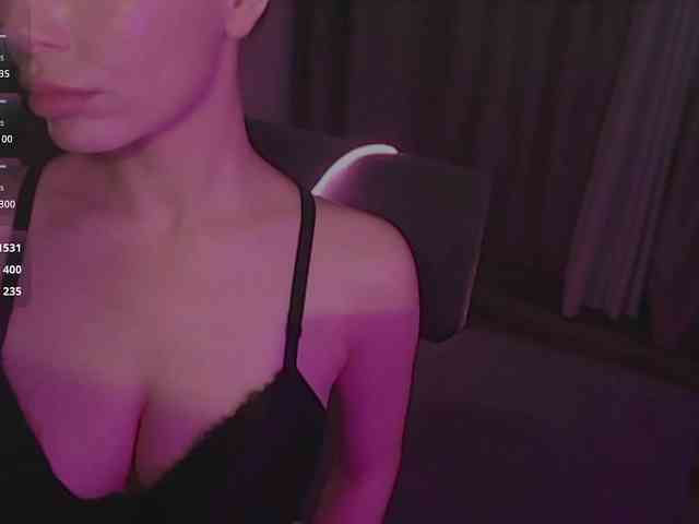 TatiGlow webcam