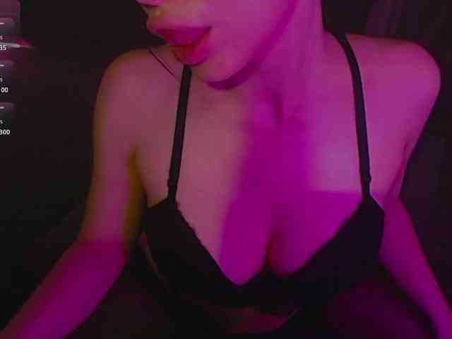 TatiGlow webcam