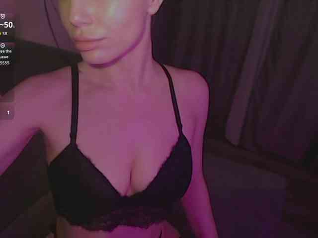 TatiGlow webcam