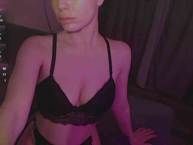 TatiGlow webcam
