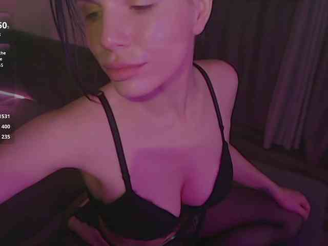 TatiGlow webcam