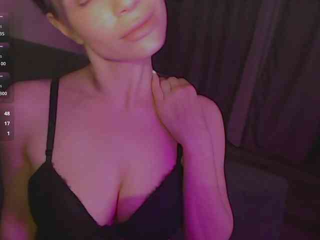 TatiGlow webcam