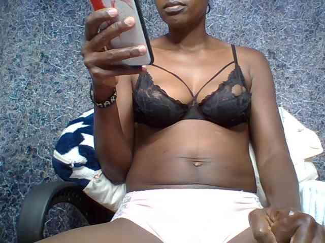 Queenyann webcam