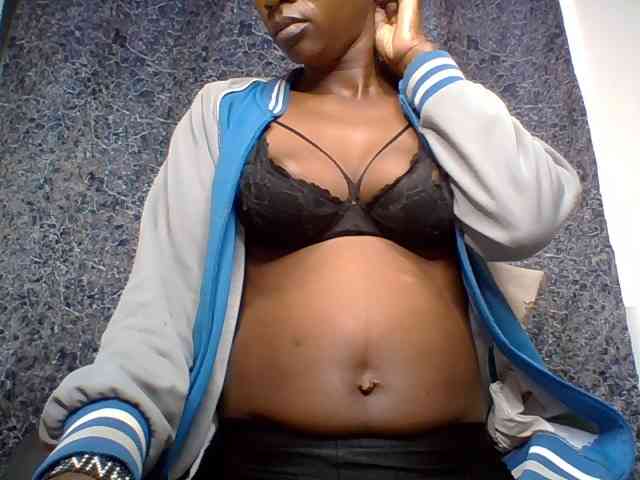 Queenyann webcam