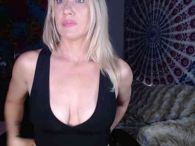 kellywildnnout webcam