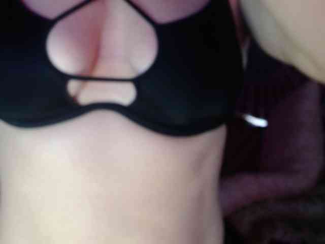 kellywildnnout webcam