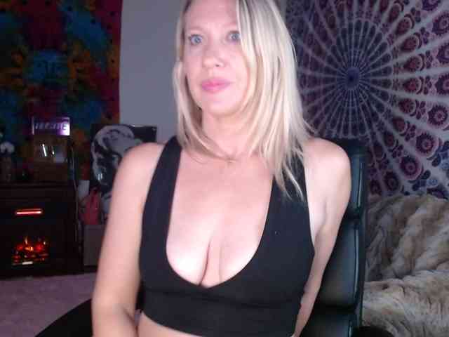 kellywildnnout webcam