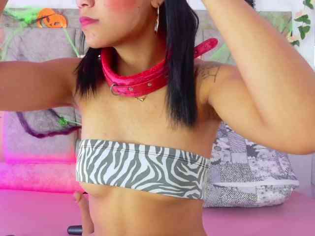 Malia-Brown1 webcam