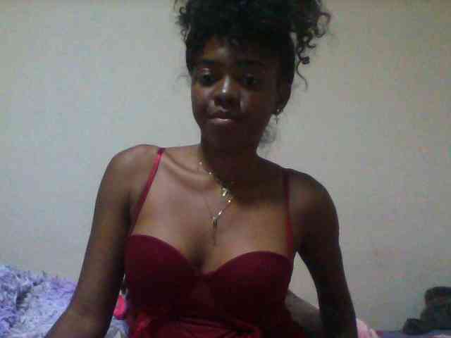 SexyFrenchDoll webcam