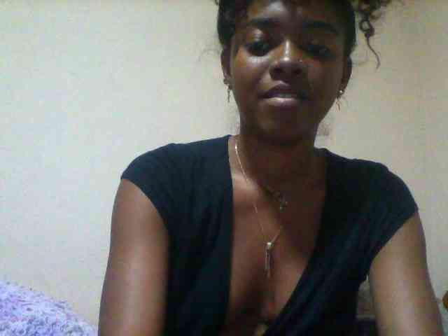 SexyFrenchDoll webcam