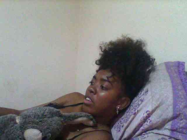 SexyFrenchDoll webcam