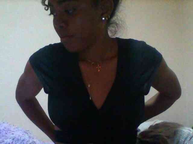 SexyFrenchDoll webcam