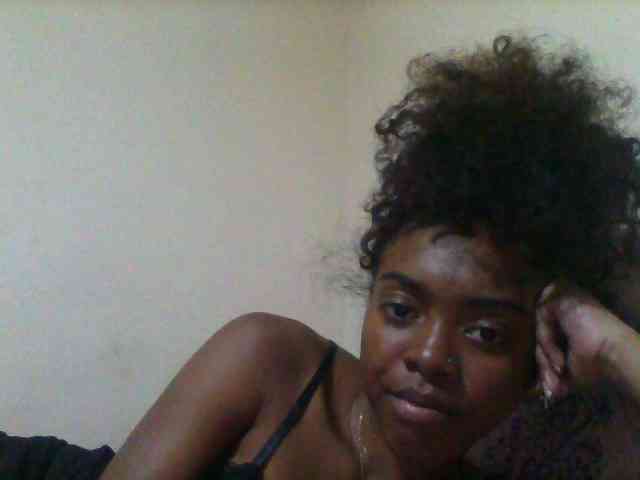 SexyFrenchDoll webcam