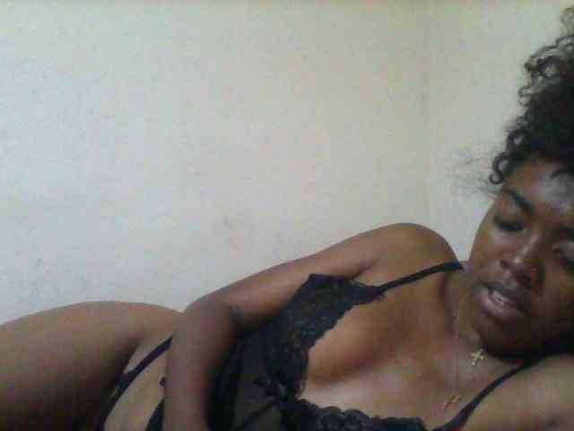 SexyFrenchDoll webcam