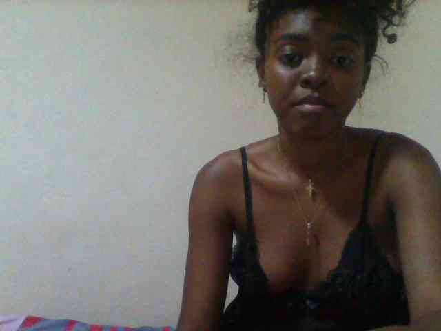 SexyFrenchDoll webcam