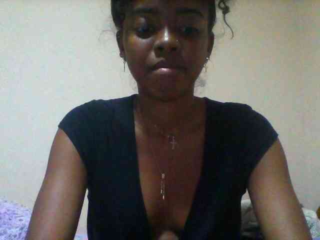 SexyFrenchDoll webcam