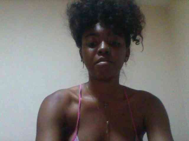 SexyFrenchDoll webcam