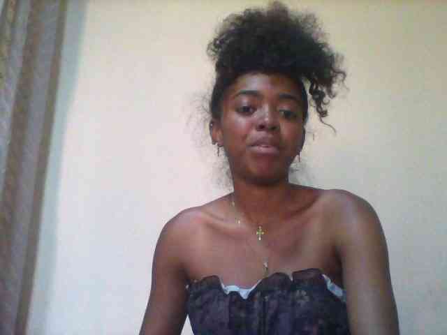 SexyFrenchDoll webcam