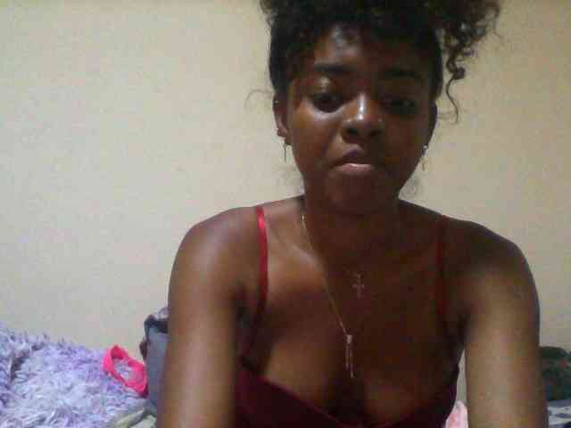 SexyFrenchDoll webcam