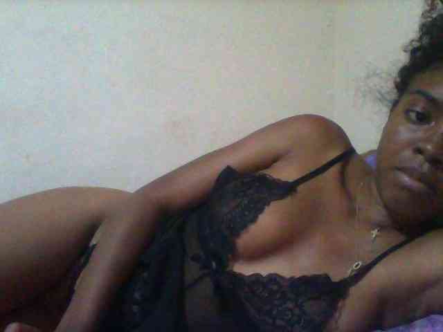 SexyFrenchDoll webcam